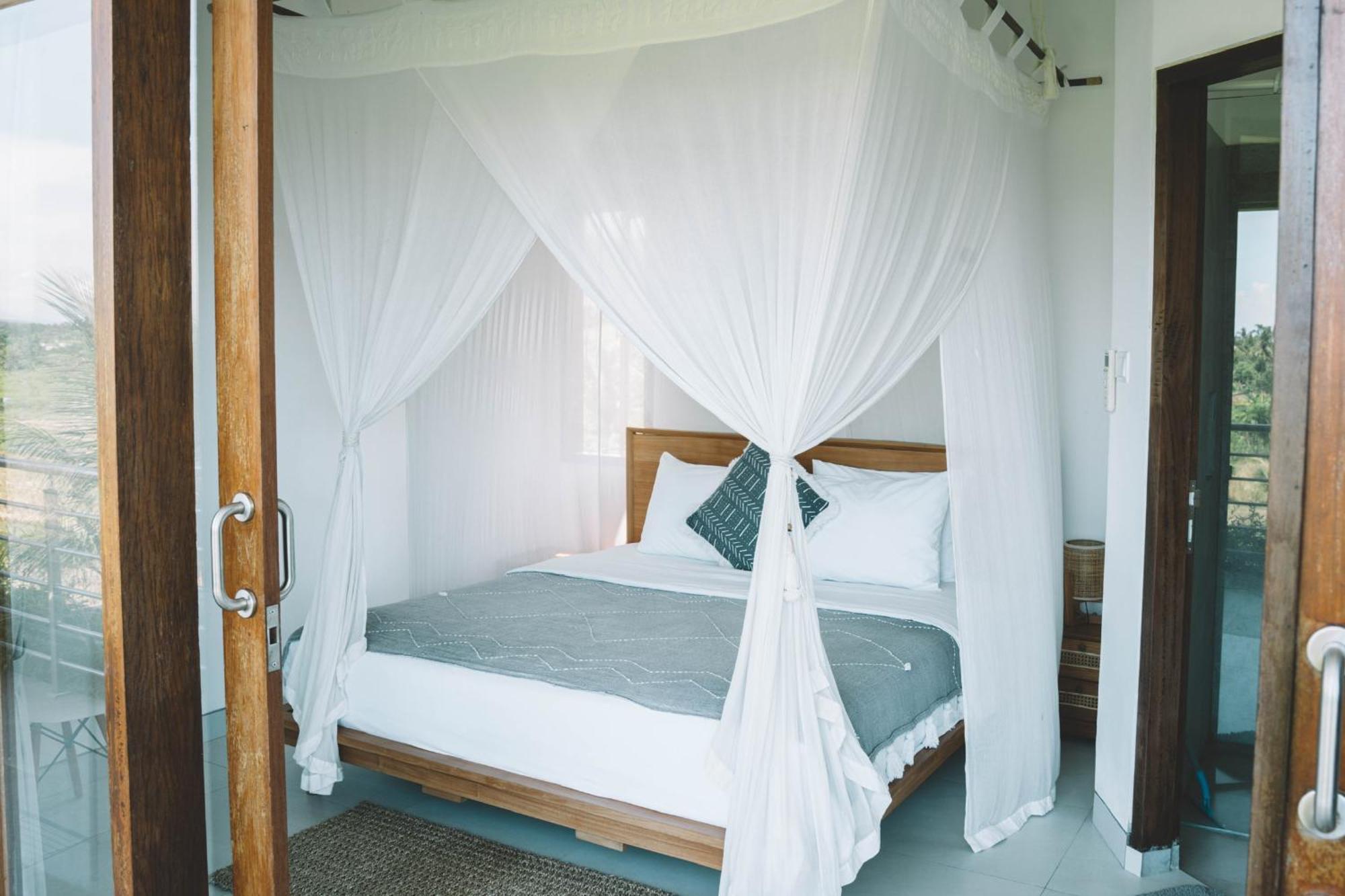 Three Palms Surf & Stay Medewi Airsatang Bagian luar foto