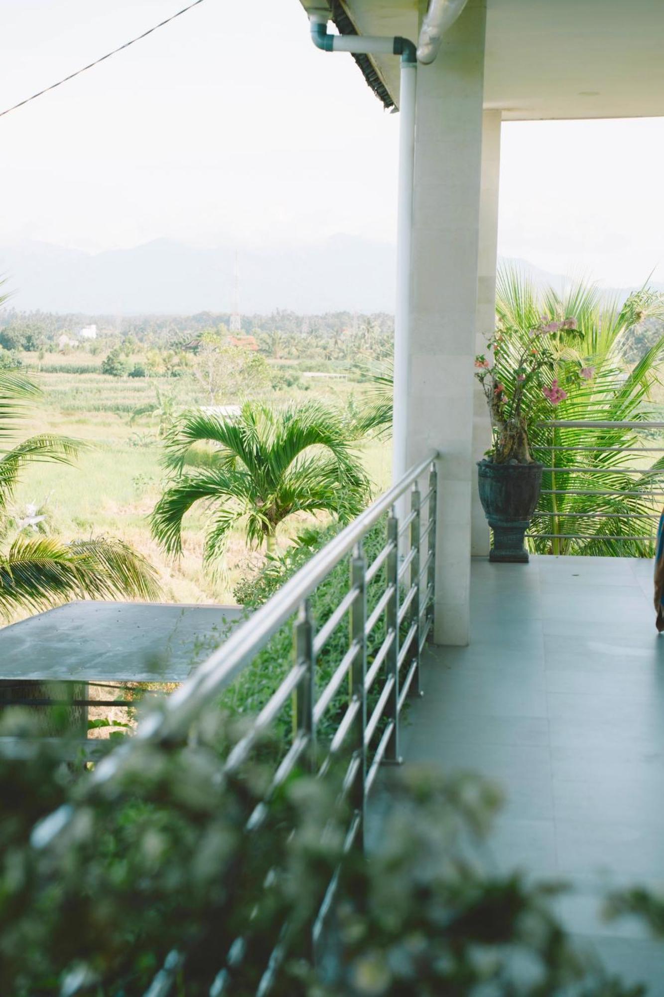 Three Palms Surf & Stay Medewi Airsatang Bagian luar foto